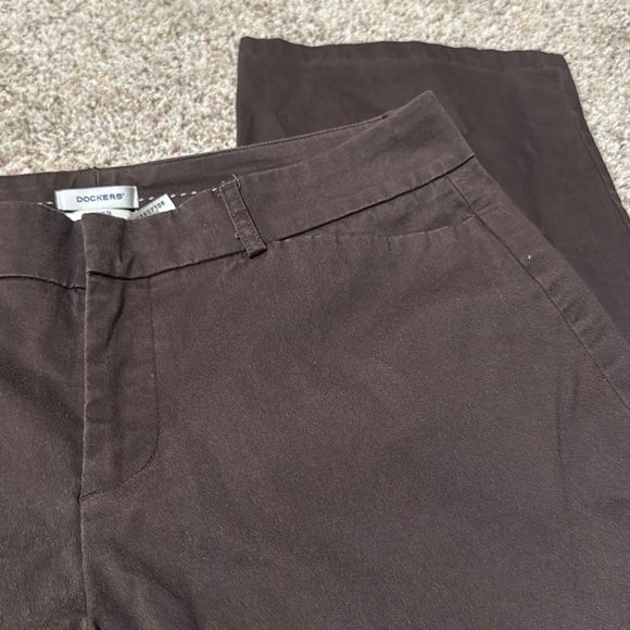 NWOT Dockers Brown Chinos Classic Style - Picture 2 of 5